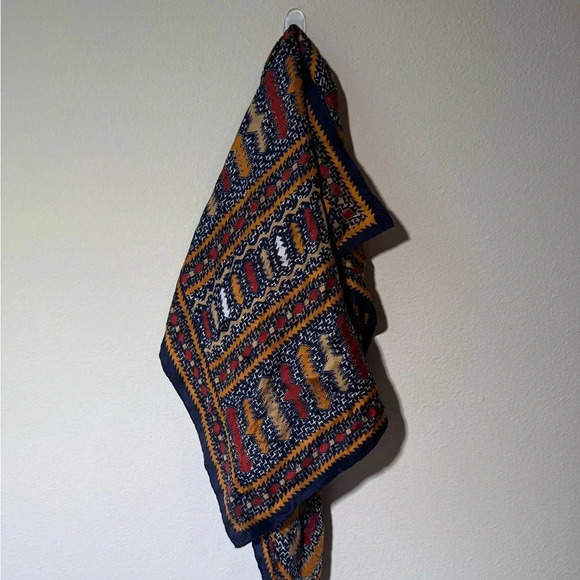Women’s Geometric Print Neck Scarf/Hair Wrap - EUC - Picture 3 of 3